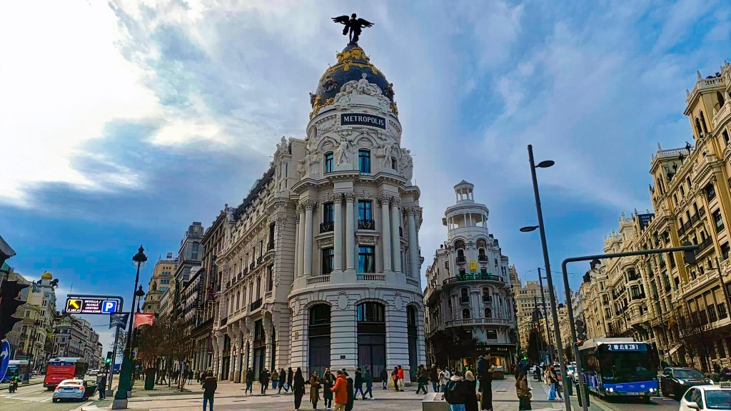 carpinteria a medida rehabilitacion edificio metropolis